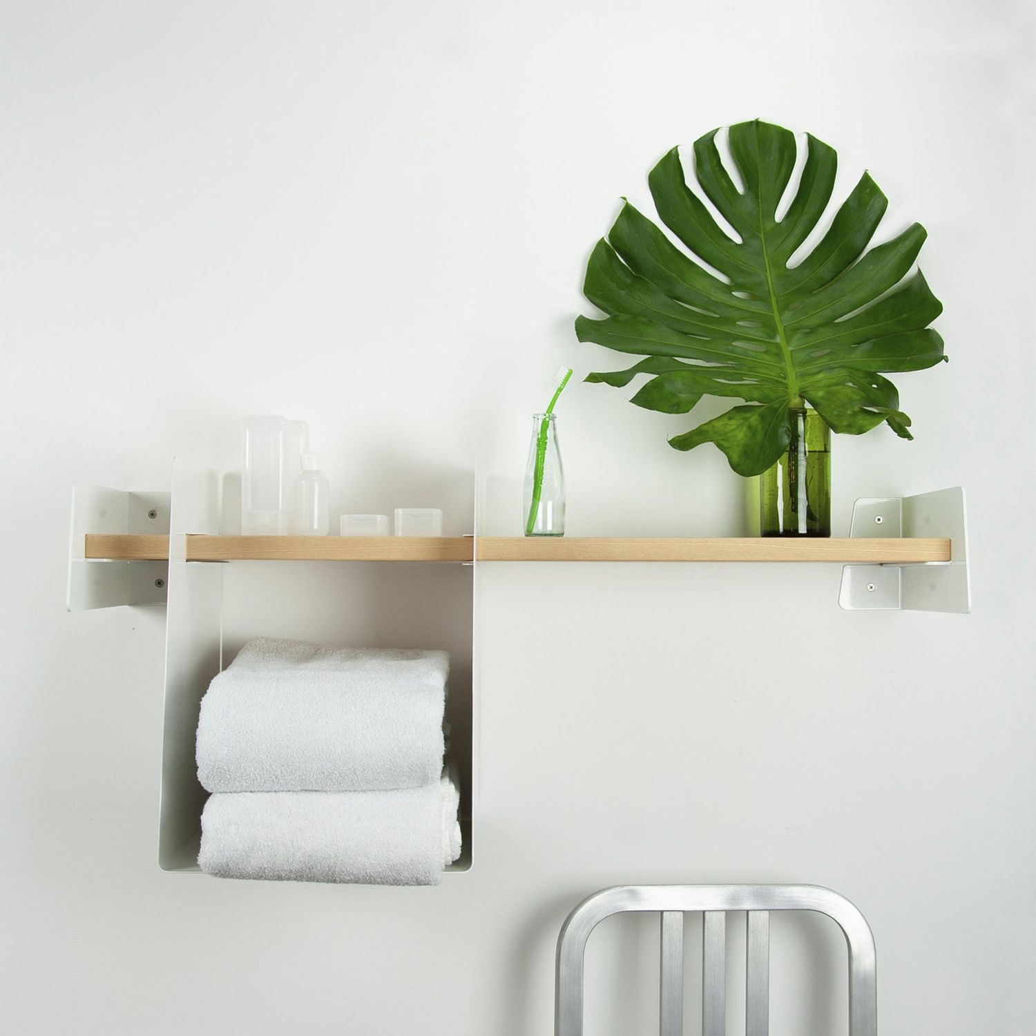 Wallmounted shelving system Slide MIO contemporary / steel / ash