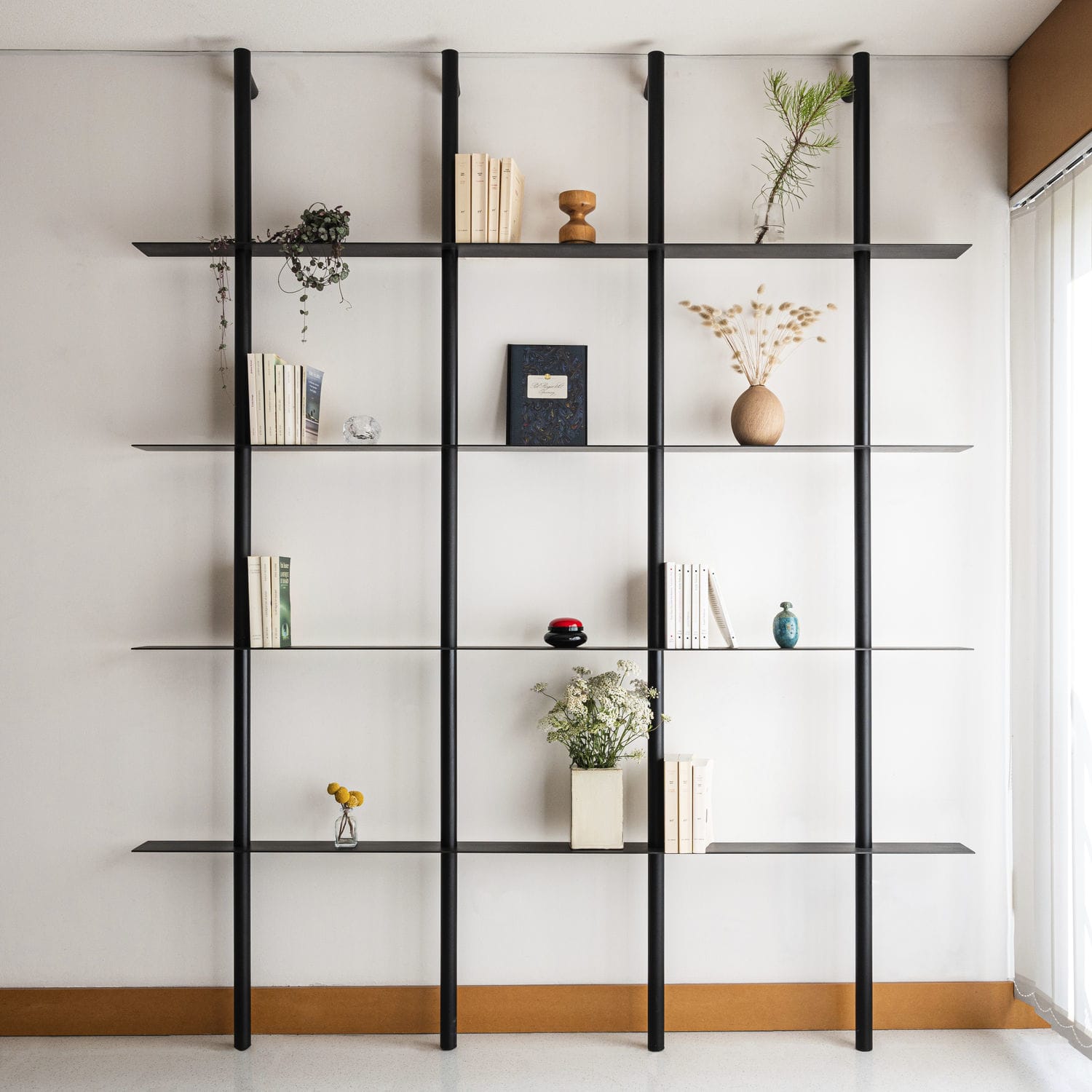 Wallmounted shelf BLACK Epsilon Composite contemporary / carbon