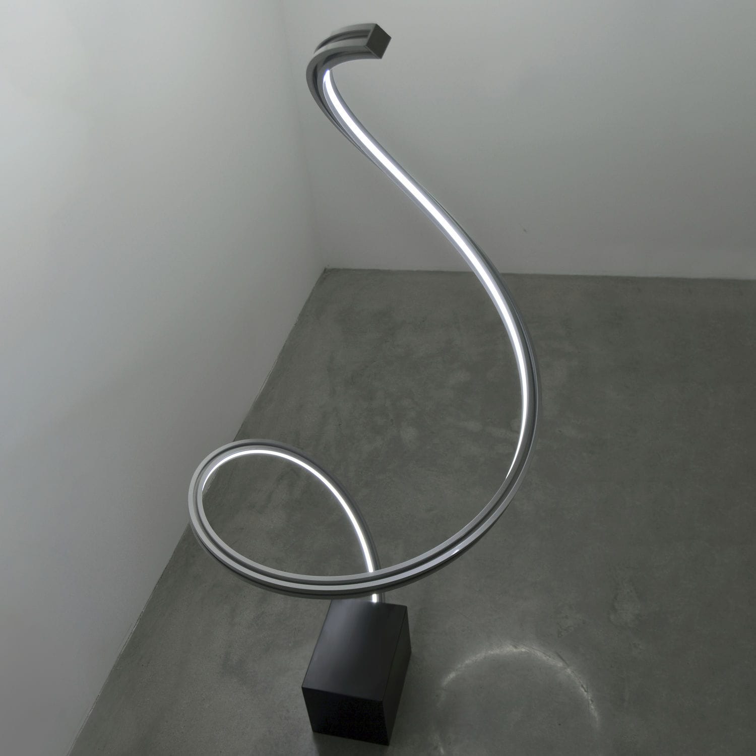 Floorstanding lamp INFINITY KISSA LAMPS anodized aluminum