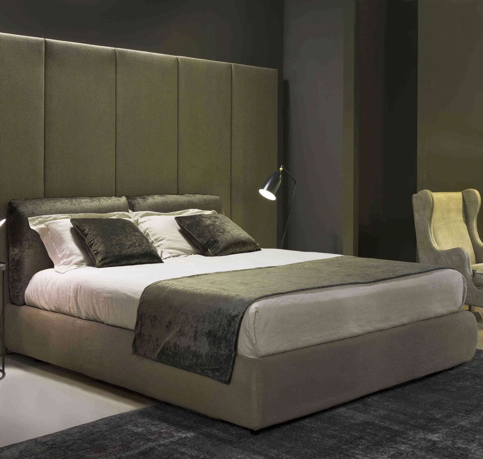 Double bed KENSINGTON by Gatti design / upholstered