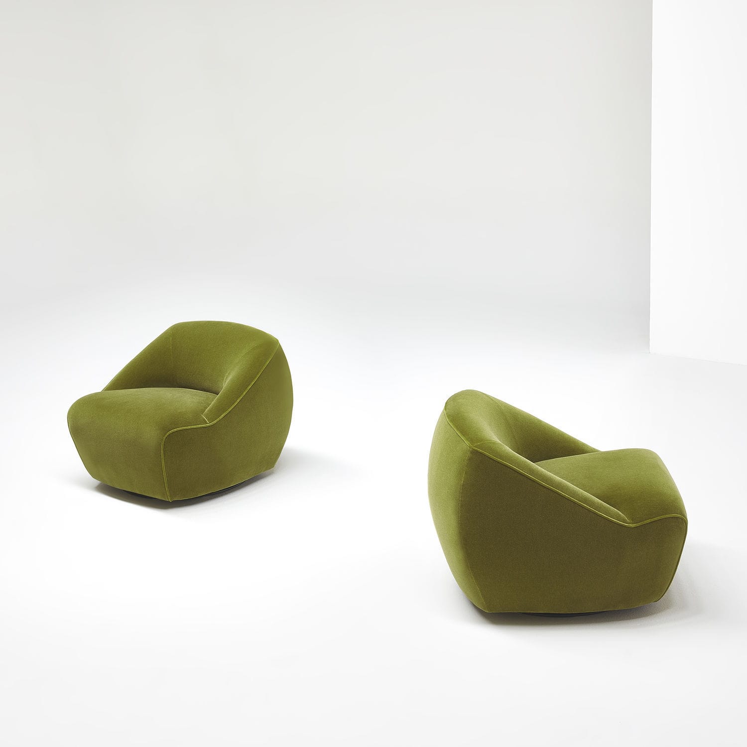 Contemporary lounge chair ROWAN Nienkamper fabric / metal