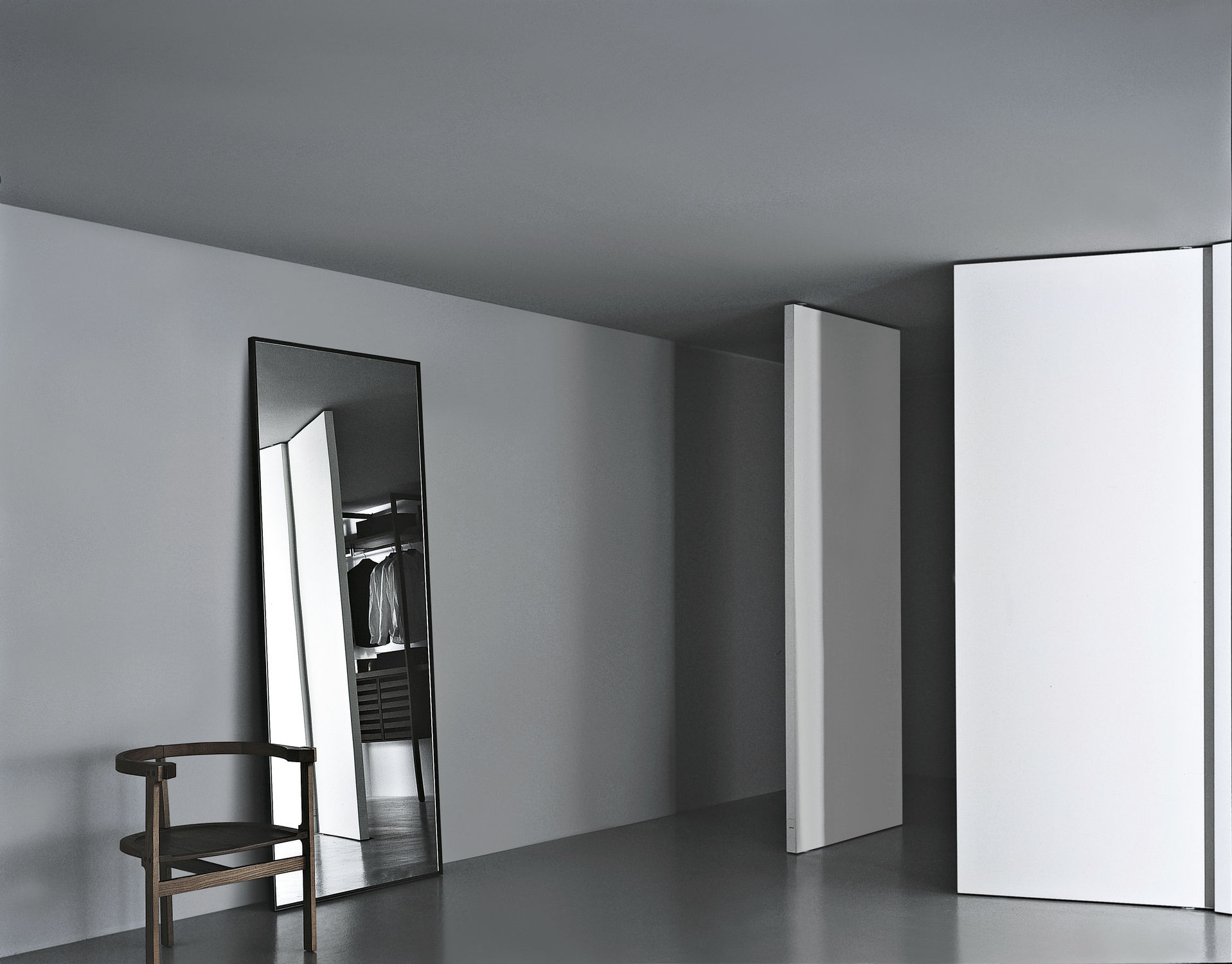 Walk In Closet Door Interior Pivoting With Offset Axis