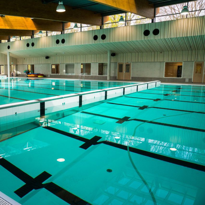 Pivoting swimming pool bulkhead VARIOPOOL B.V.