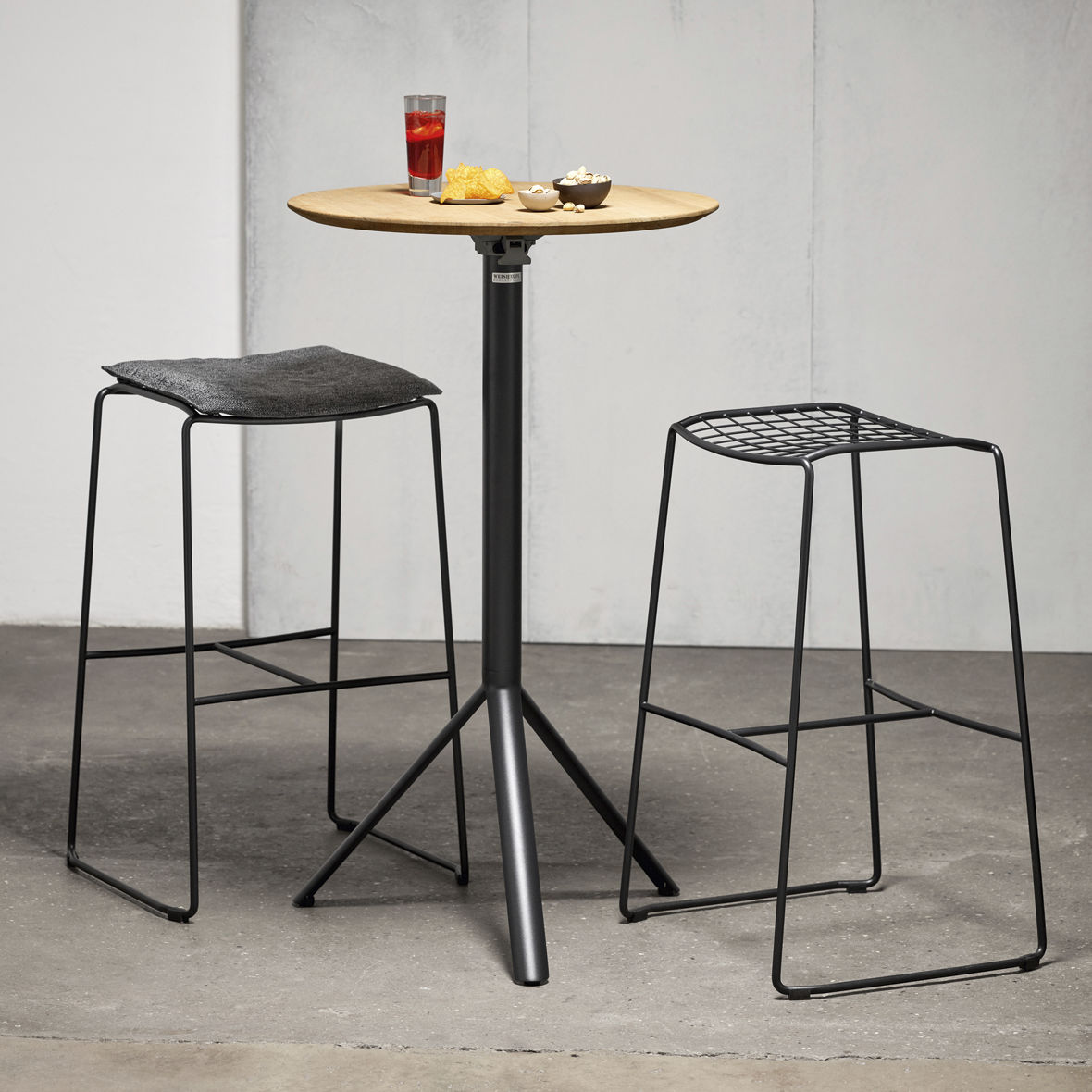 Industrial style bar stool - RACKET - WEISHÄUPL Möbelwerkstätten GmbH ...