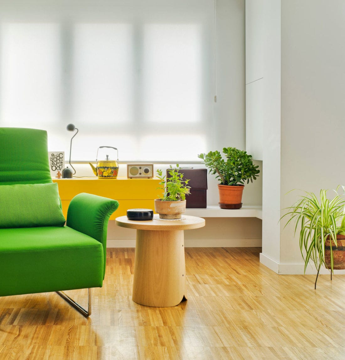 Contemporary side table TAB SANCAL lacquered wood / chestnut / round