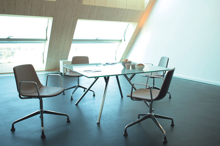 Contemporary visitor chair - LAMINA - DIETIKER - cast aluminum