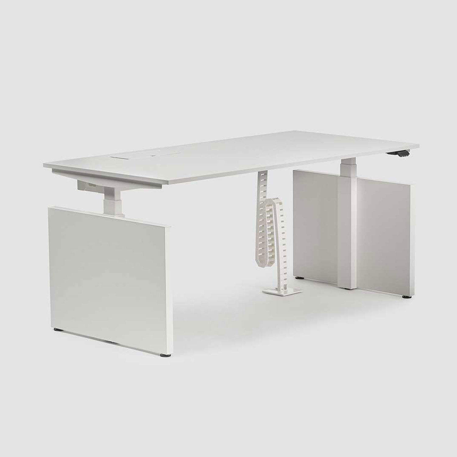 Workstation desk CLASSIC PURE LIFT Bene GmbH with post