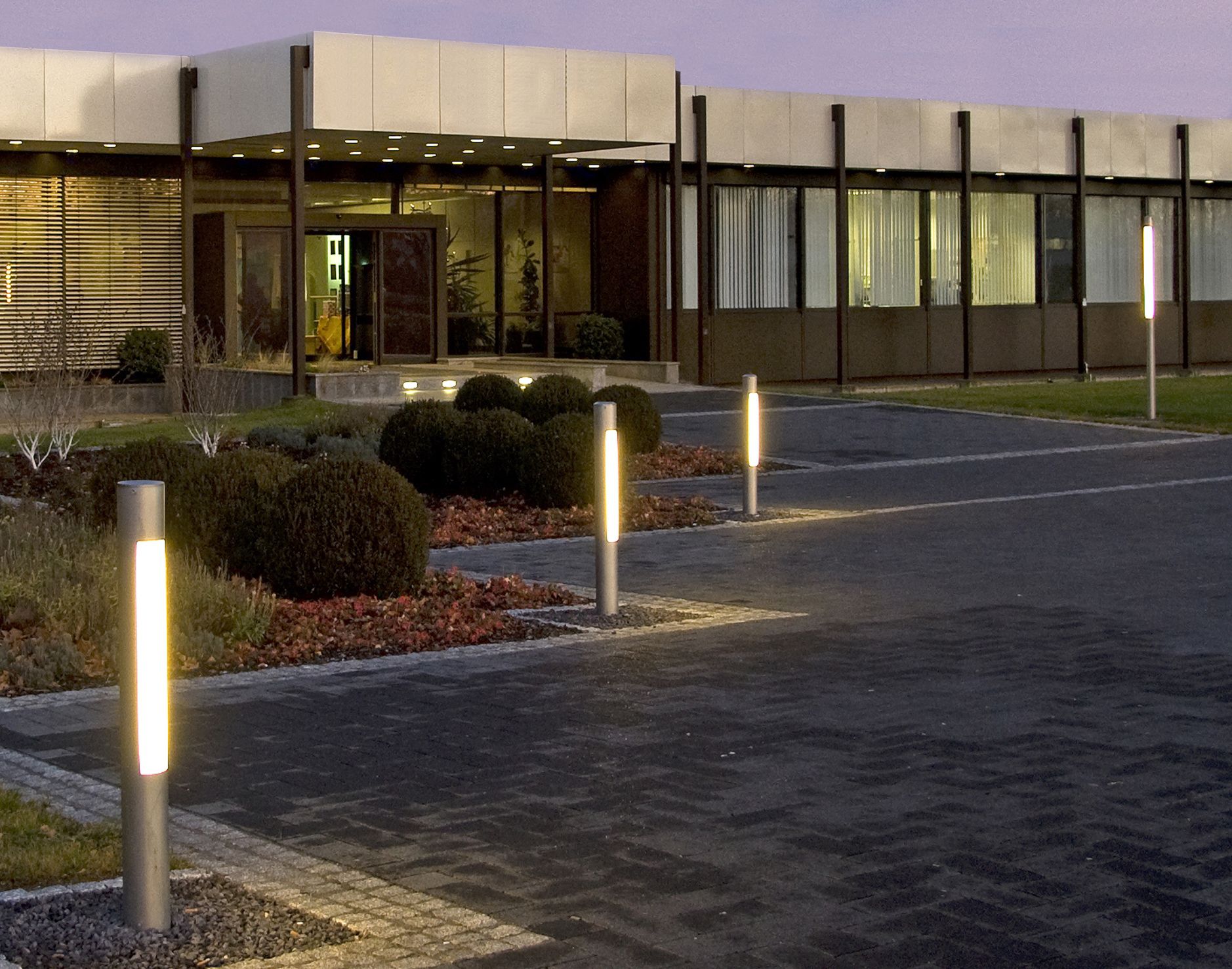 contemporary bollard lighting