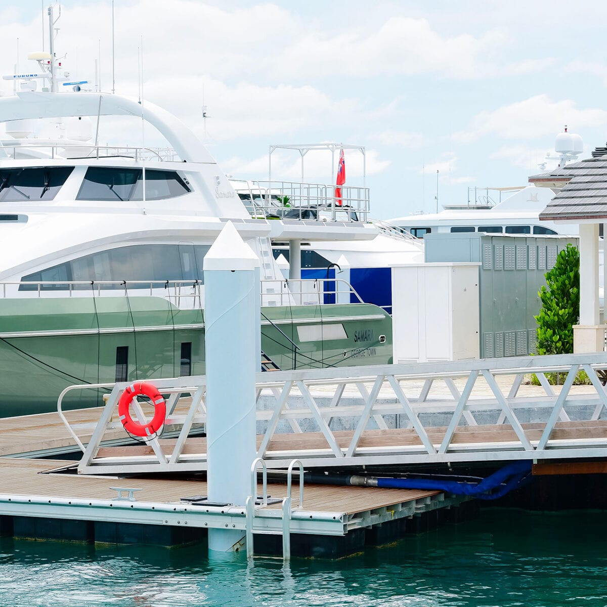 Steel walkway MAADI Group aluminum / truss