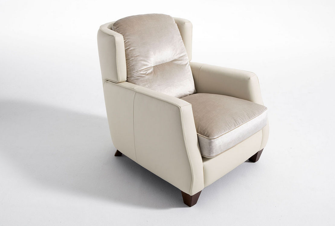 Traditional armchair ANTIGONE 1044 Marinelli leather / wing