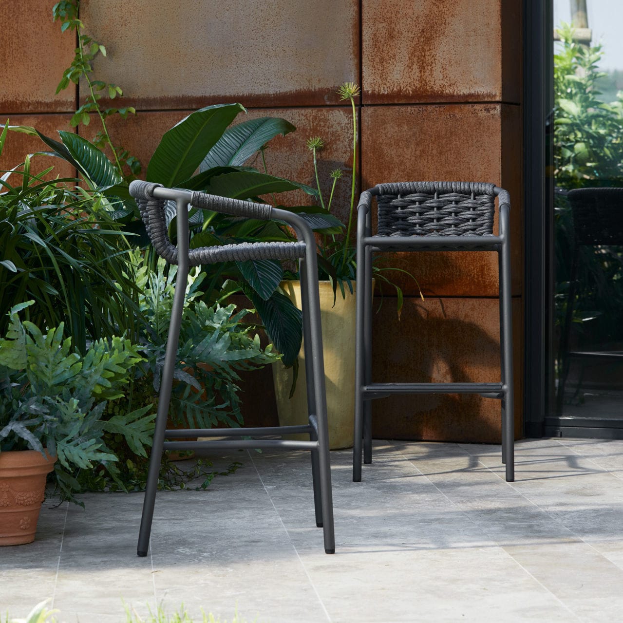 contemporary-bar-stool-capri-roberti-rattan-rope-aluminum-base
