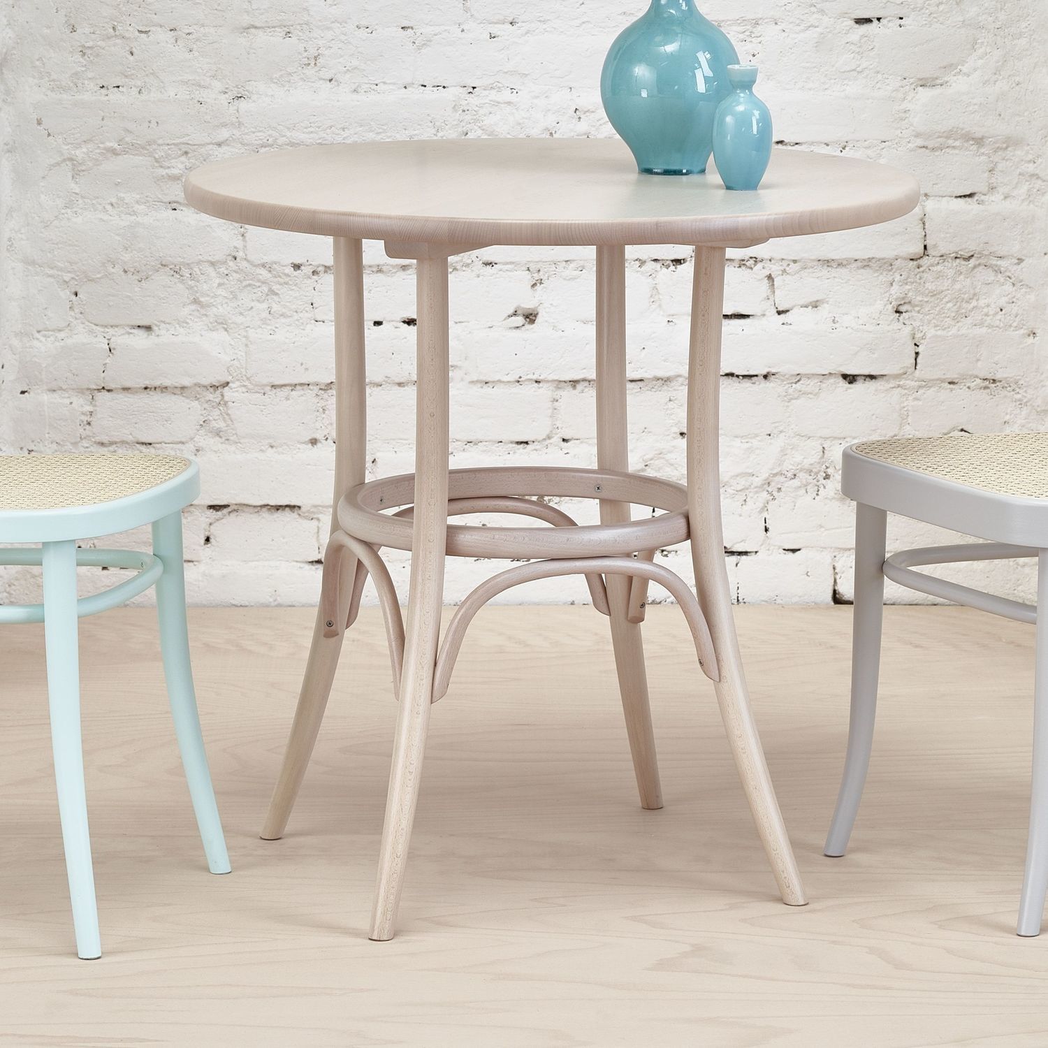 Traditional table - 152 - TON a.s. - beech / bentwood / beech base
