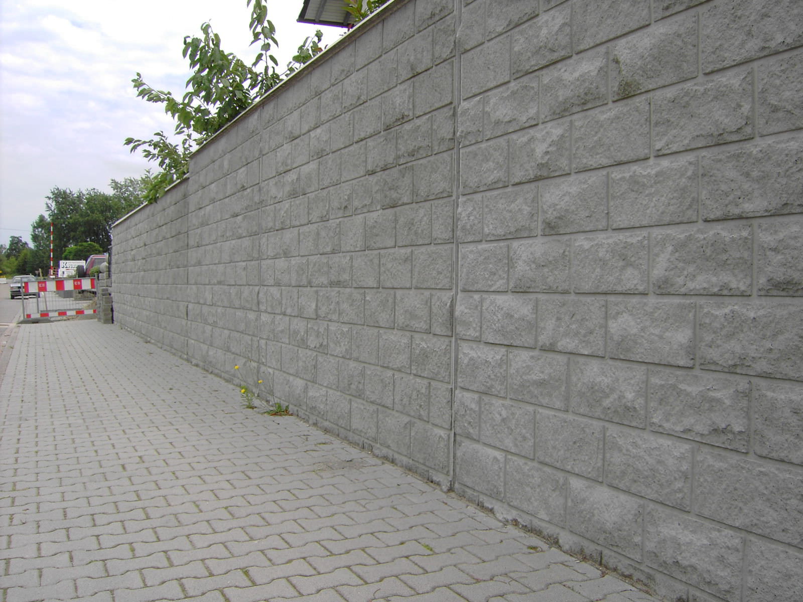 Facade form liner GANGES RECKLI GmbH for retaining walls