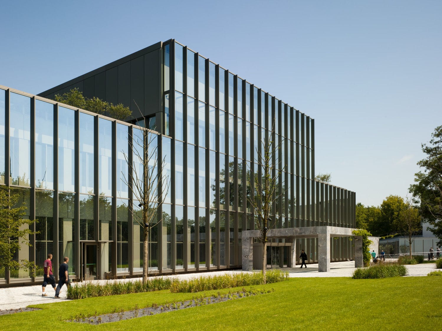 Tempered glass panel / safety / bulletproof / explosionproof