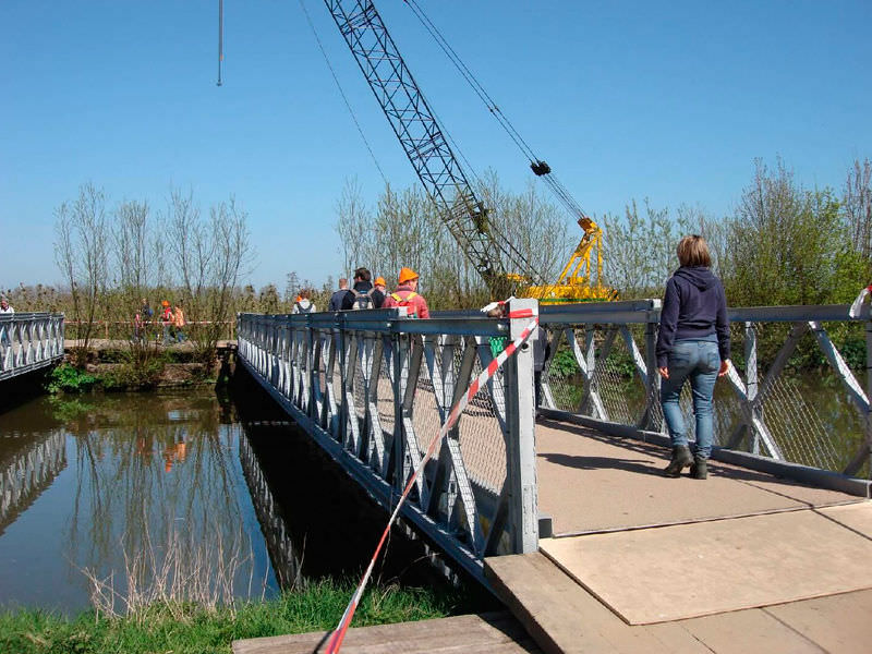 Truss Pedestrian Bridge - JPB - Janson Bridging - Steel / Modular ...