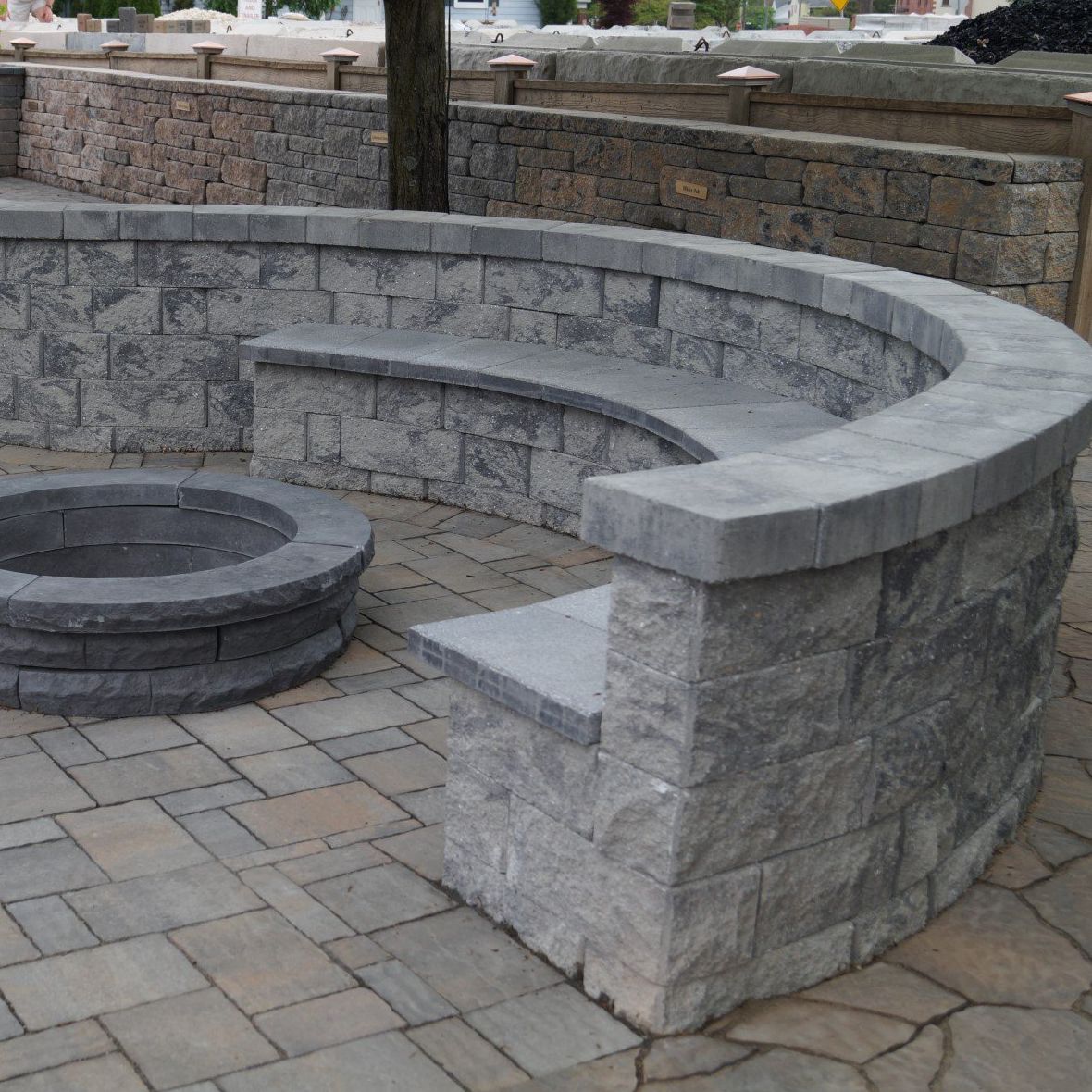 Solid concrete block ALLAN BLOCK COURTYARD Nitterhouse for garden