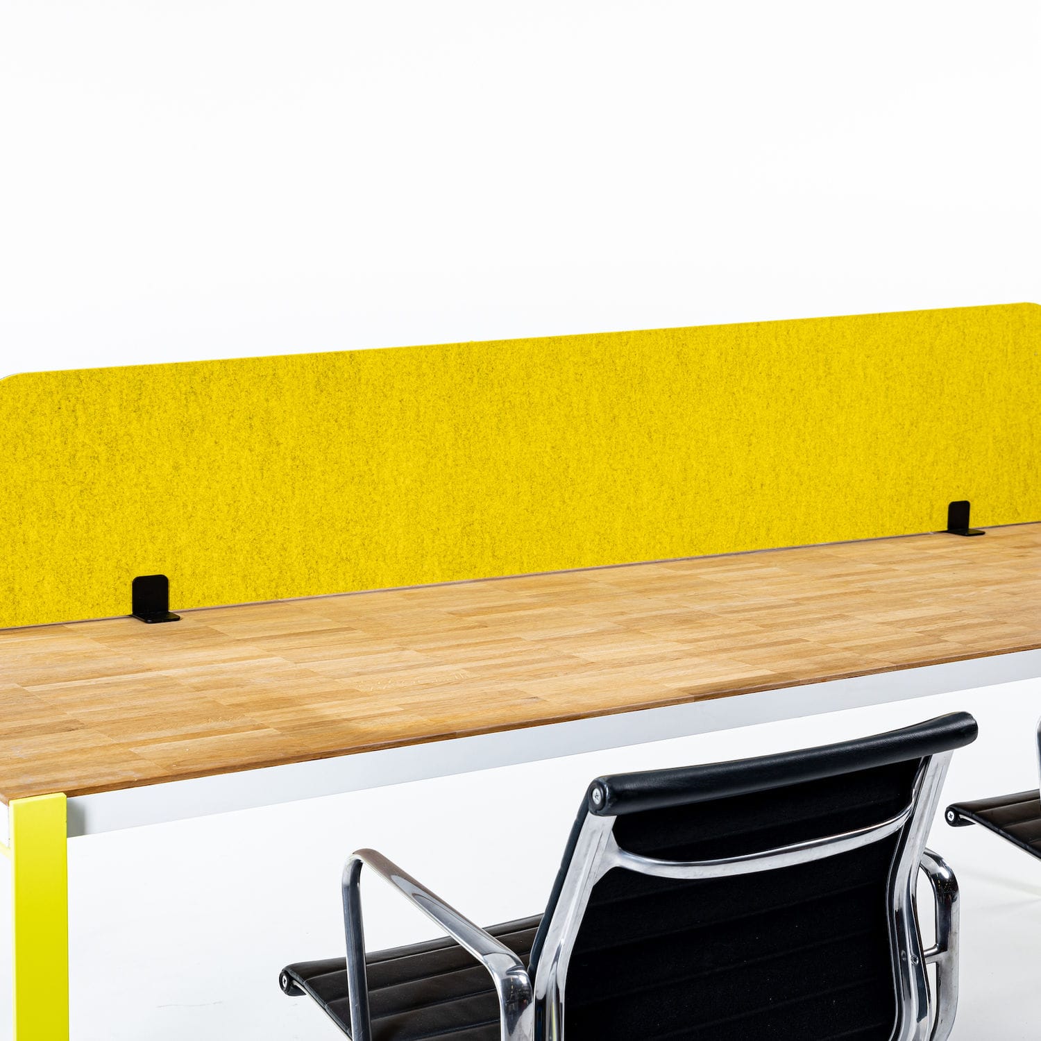 Desk mounted office divider BUZZITRIPL BuzziSpace felt