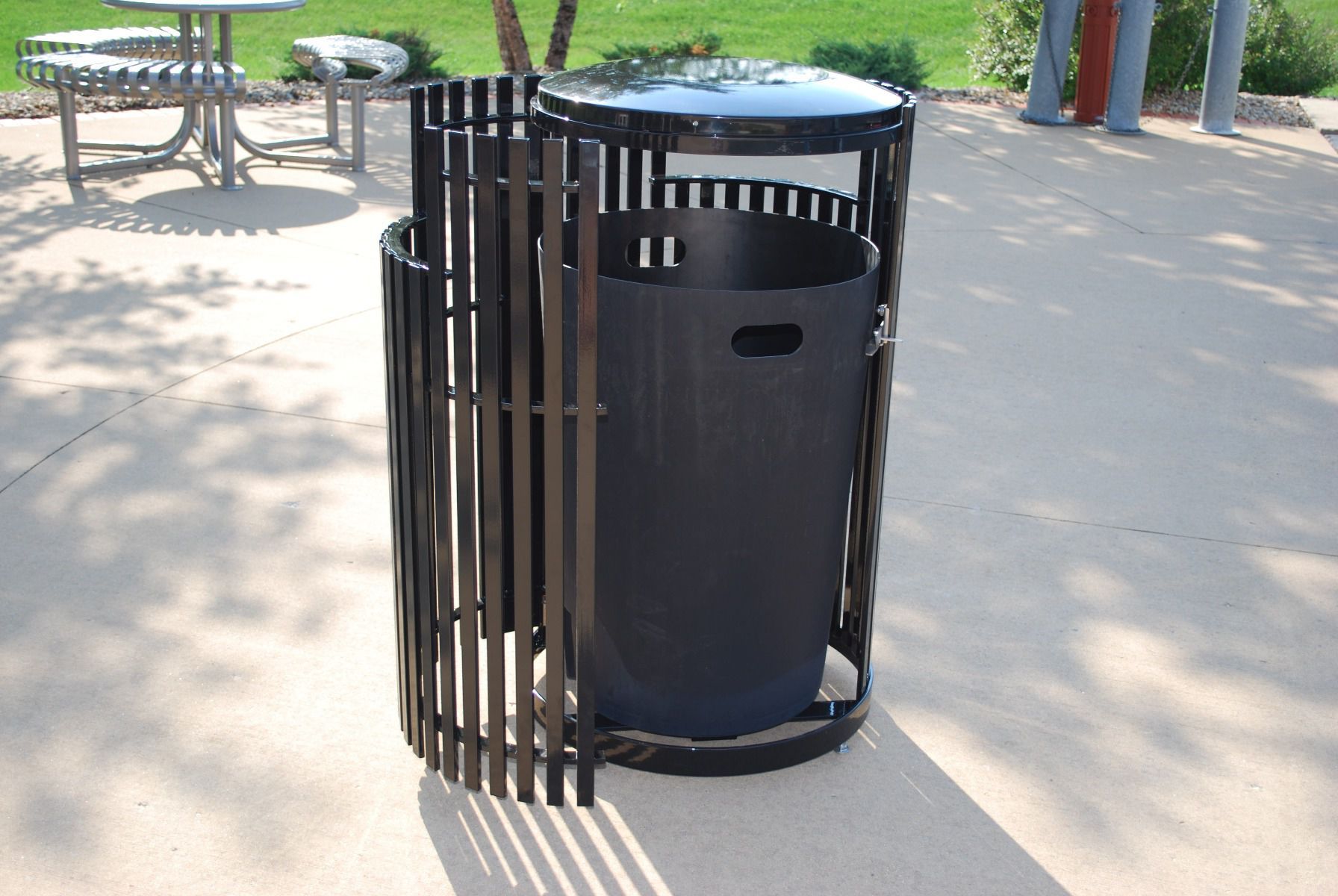 Public trash can - CHANDLER™ - Madrax/Thomas Steele - powder