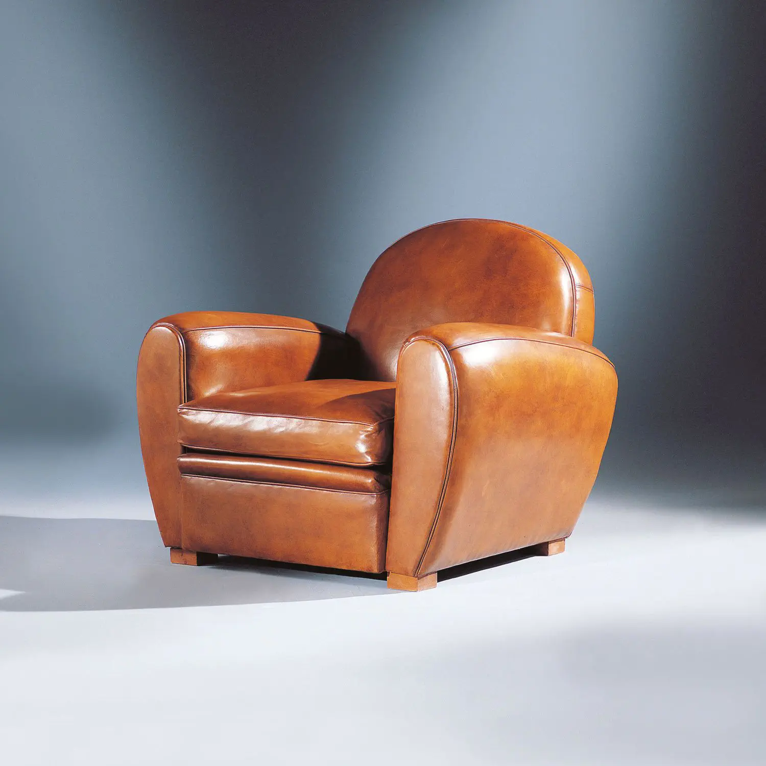 Traditional club chair ROND MOYEN COLLINET leather brown