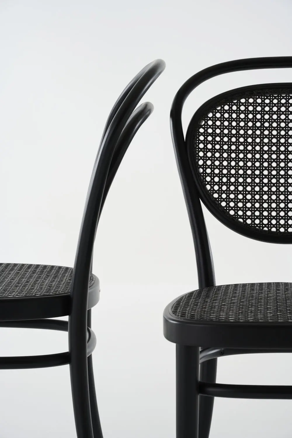 THONET チェア　黒 トーネット(THONET)のダイニングチェア(ブラック系)10件[タブルーム]