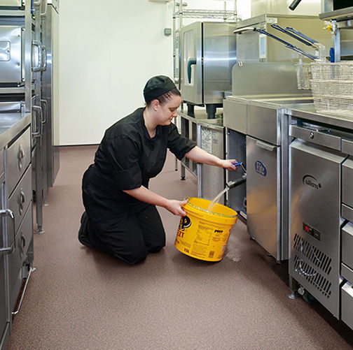 Vinyl flooring POLYSAFE APEX Polyflor for wet rooms / tertiary / roll