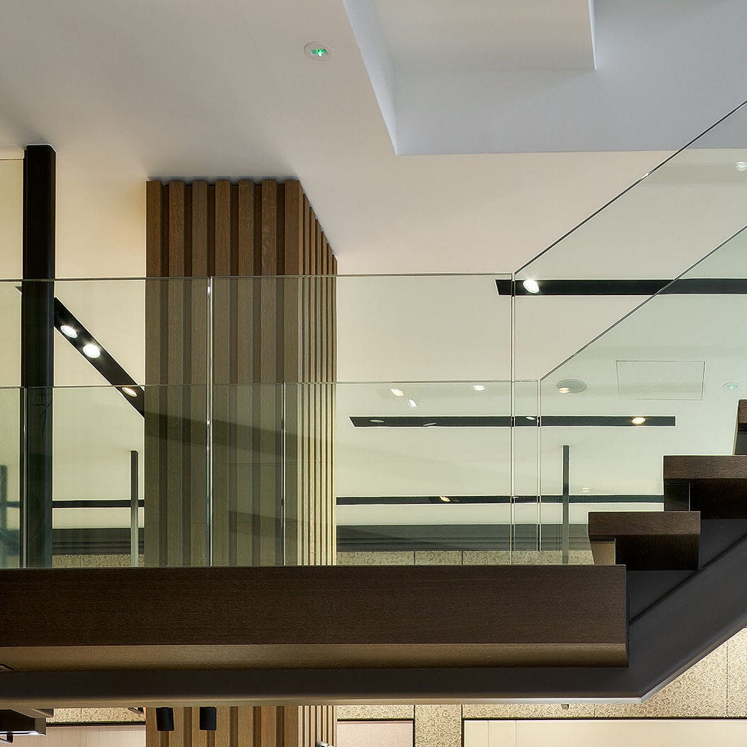 Glass railing - TRANSPARANCY™ - EeStairs - aluminum / steel / with panels