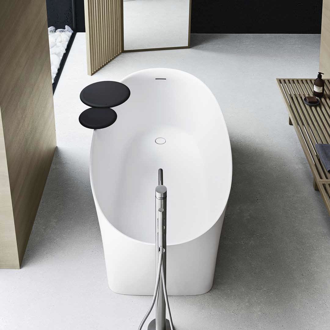 Oval bathtub AZUMA Milldue freestanding / ceramic / white