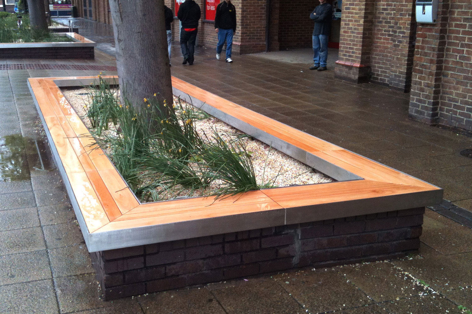 Contemporary public bench - HOWARD CENTRE, BEDFORD - Factory Street ...