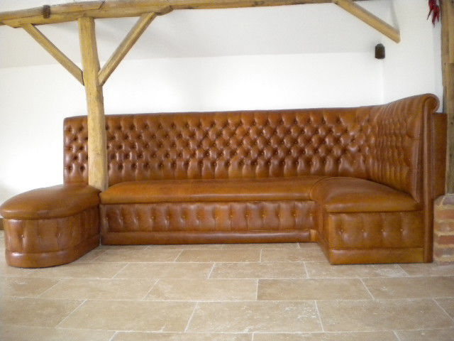 Traditional Upholstered Bench Leather Contract Corner