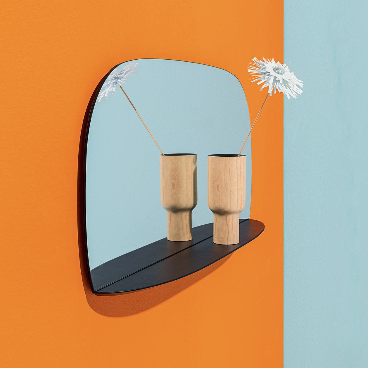 Wallmounted mirror LINKING RINGS DISCIPLINE contemporary / oak