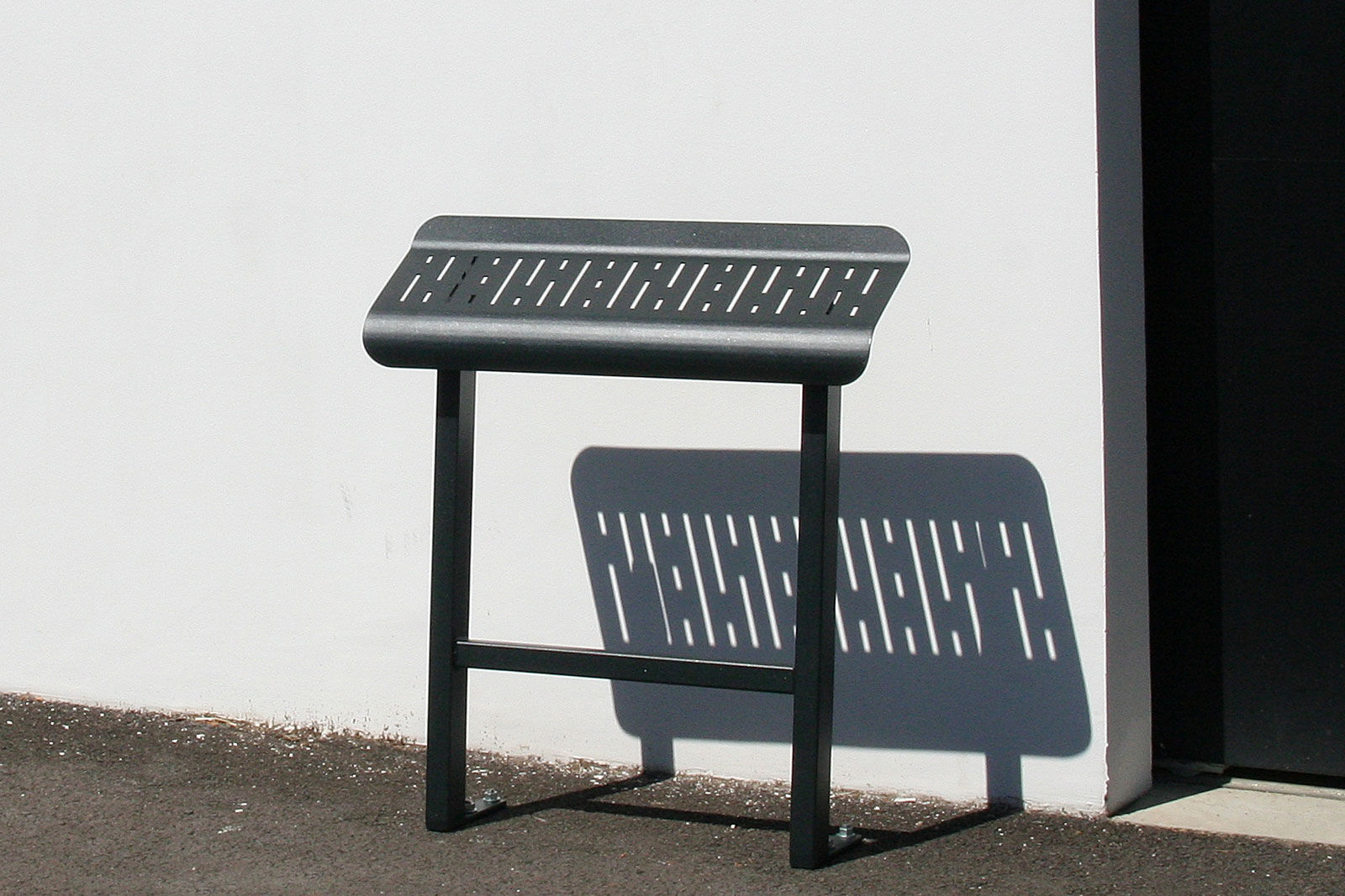 Stand Up Bench Public Traditional Steel Vertigo Accenturba