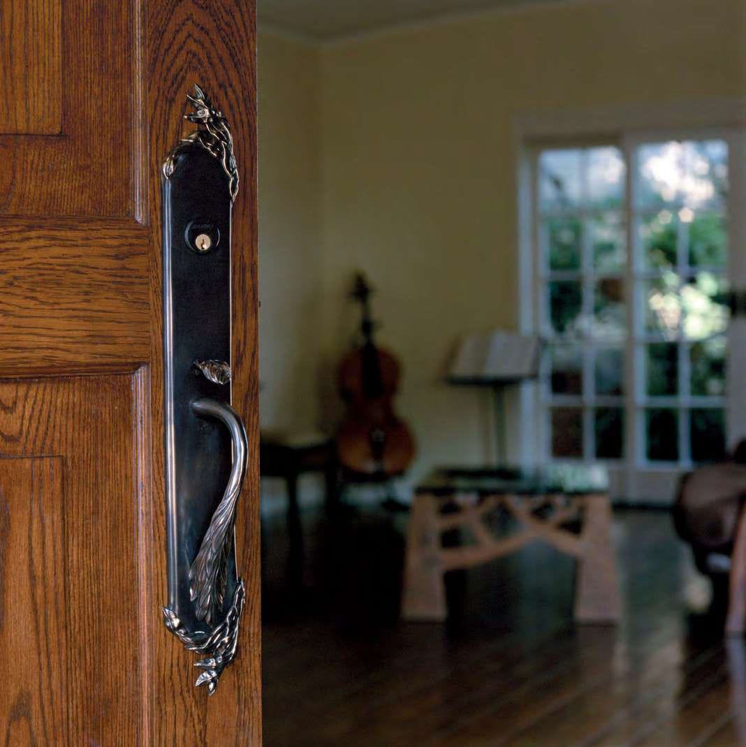 Door Handle Bronze Traditional With Lock Willow Entry