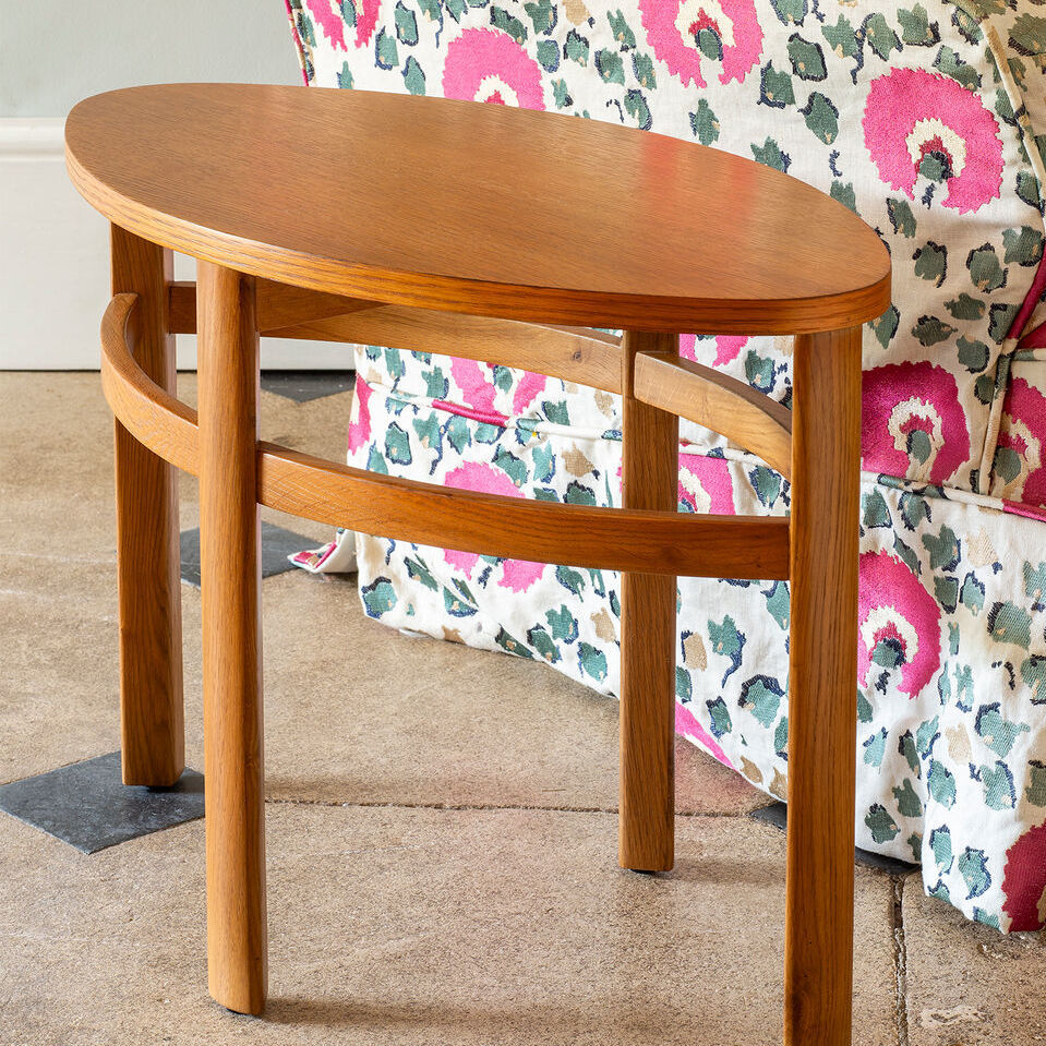 Contemporary side table YATELEY VAUGHAN oak / wood / wooden base