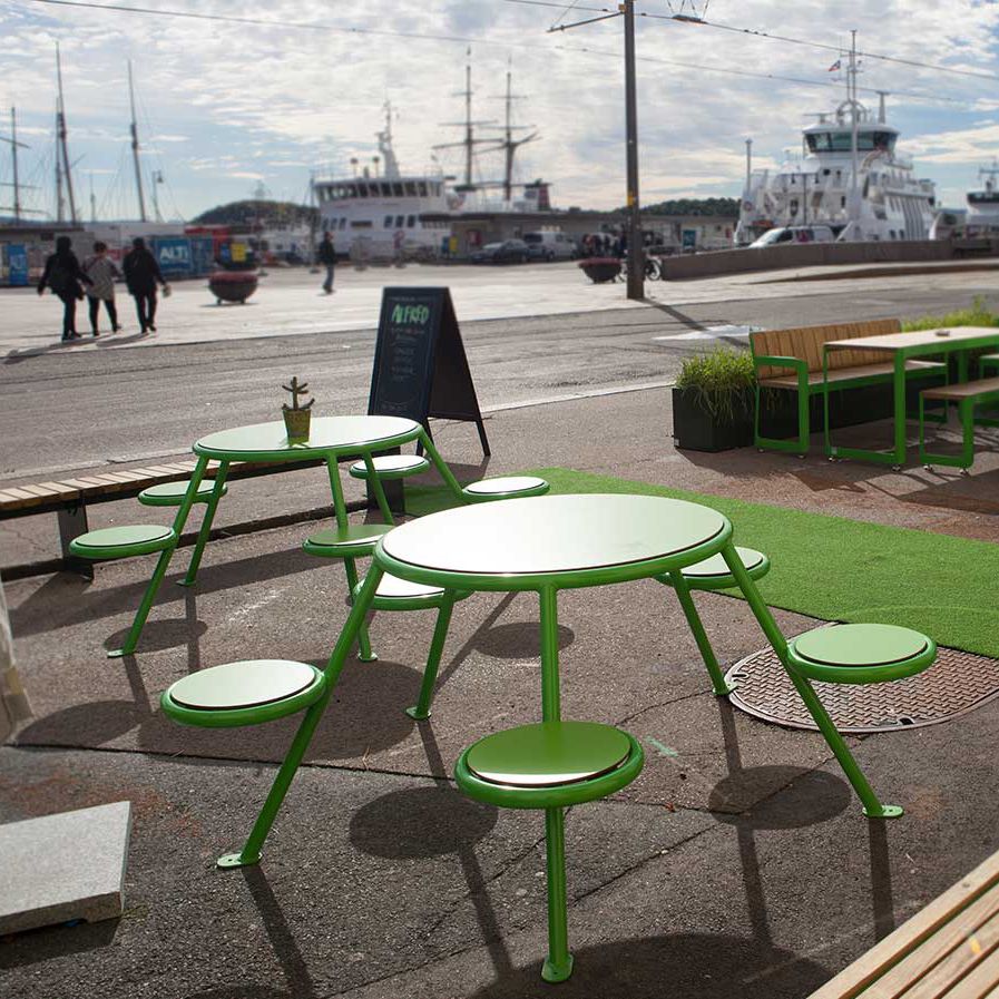 Contemporary picnic table - BUZZ - Vestre - HPL / galvanised steel / round