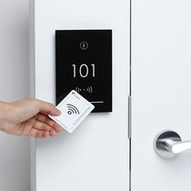 Electronic lock / door / remote-controlled...