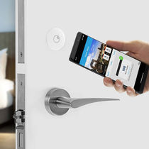 Electronic lock / mechanical / door / remote-controlled
