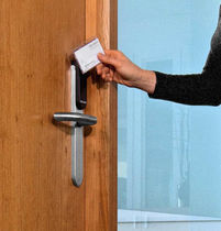 Electronic lock / for sliding doors / glass...