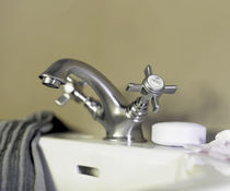 Double-handle washbasin mixer tap / free-standing...