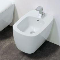 Wall-hung bidet / ceramic / by Patrick Norguet