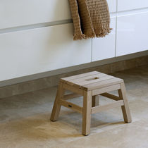 Contemporary stool / oak / black