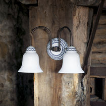 Traditional wall light / brass / ceramic...