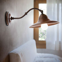 Traditional wall light / brass / copper...