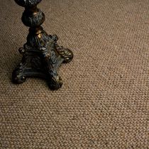 Tufted carpet / loop pile / wool / tertiary