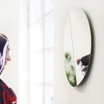 Wall-mounted mirror / contemporary / round