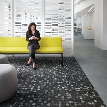 Tufted carpet / polyamide / geometric pattern...