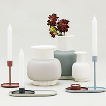 Contemporary vase / porcelain