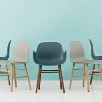 Contemporary chair / oak / plastic / rocker