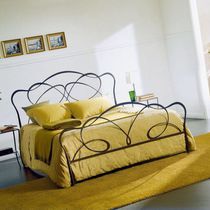 Double bed / traditional / with headboard...