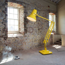 Floor-standing lamp / aluminum / cast iron...