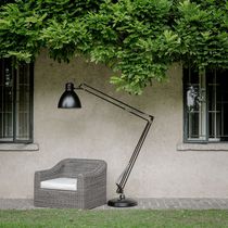 Floor lamp / aluminum / steel / contemporary